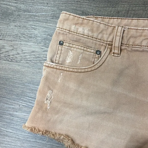 Free People Women’s Tan Denim Shorts, distressed, Raw Hem, size 27 - Picture 8 of 12